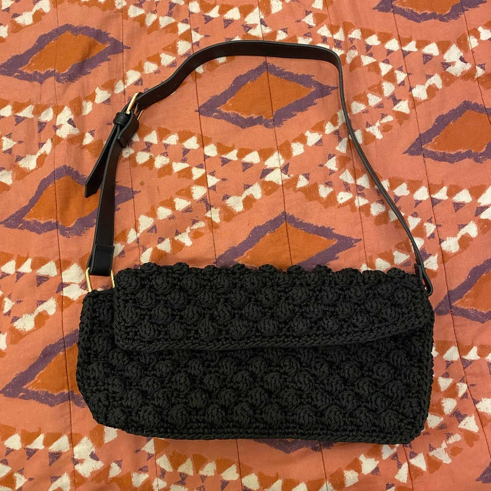 black crotchet shoulder bag